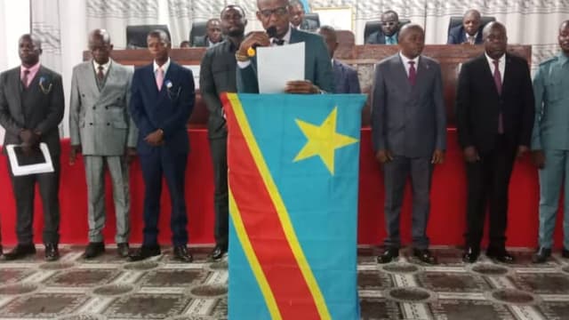 Séance plénière extraordinaire de l'Assemblée provinciale du Sankuru à Lusambo consacrée à l'investiture du gouvernement du gouverneur Jules Lodi Emongo, le 30 juillet 2026.