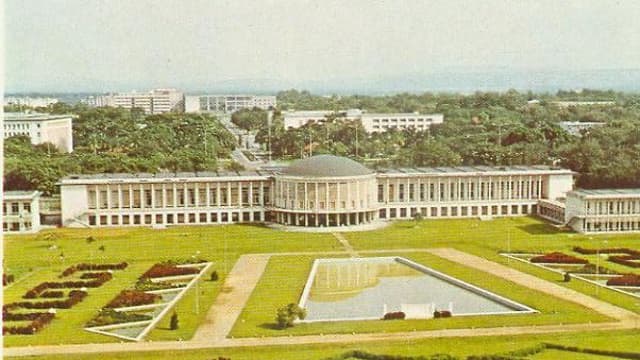 Vue du Palais de la Nation à Kinshasa et de ses jardins, siège de la présidence de la République démocratique du Congo.