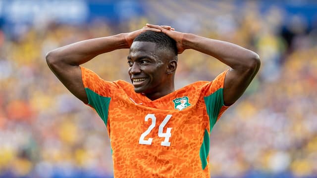 Bazoumana Touré sous le maillot de la Côte d'Ivoire