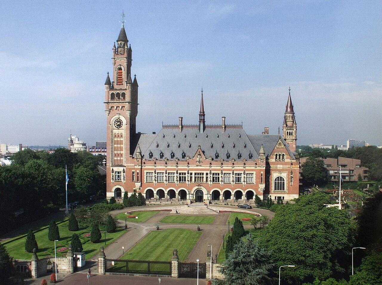Le Palais de la Paix, siège de la Cour internationale de justice