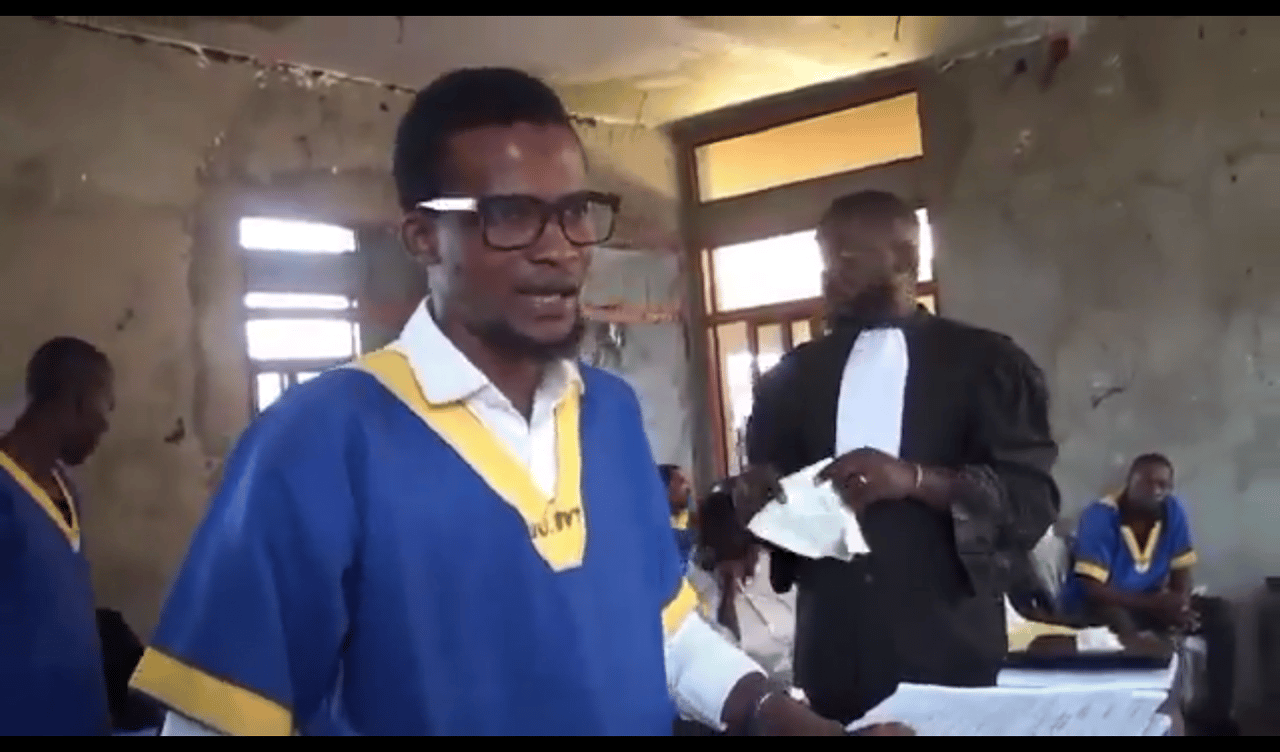 Nathanaël Onokomba lors d'une audience